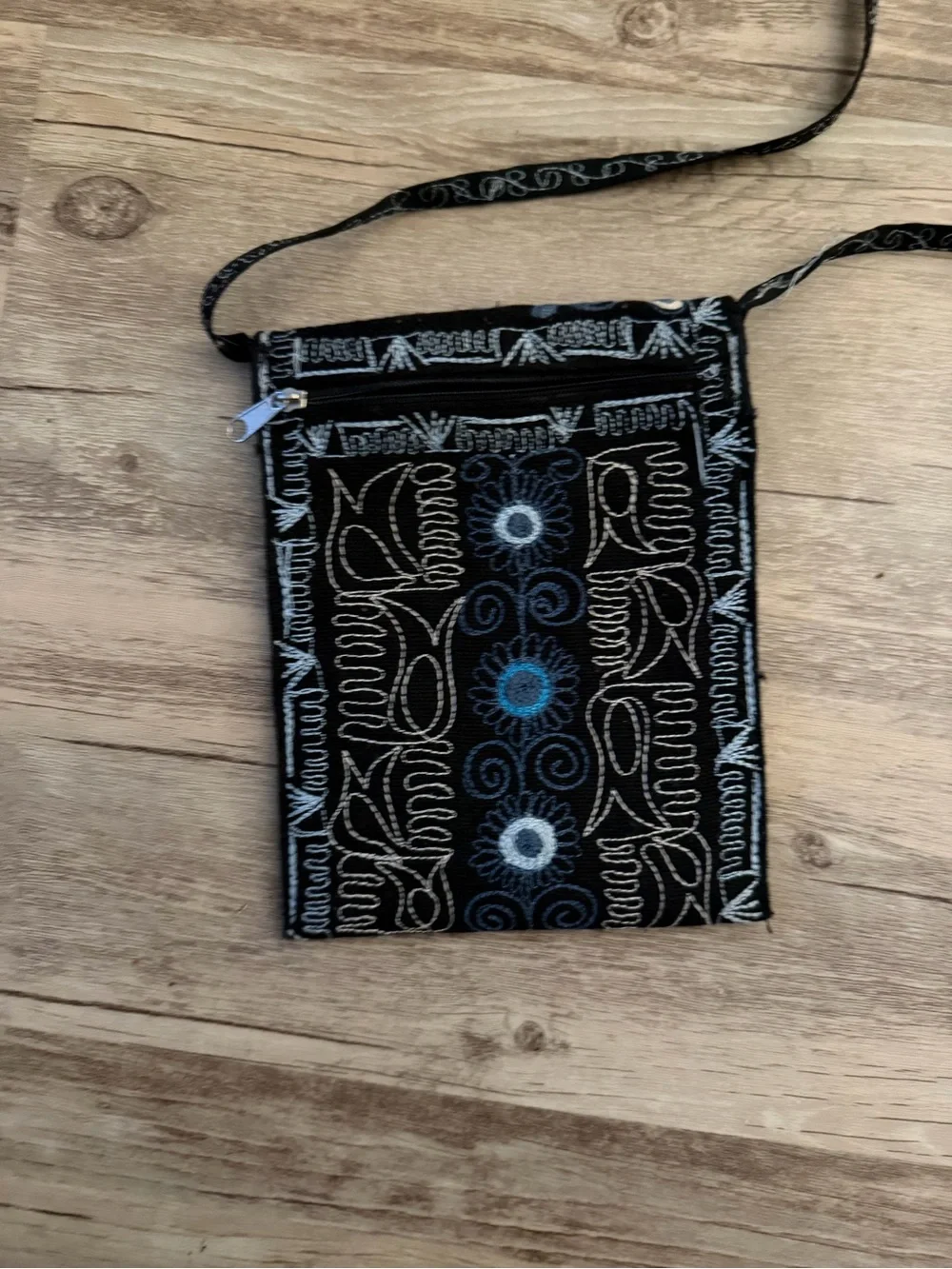 N/A stylish embroidered